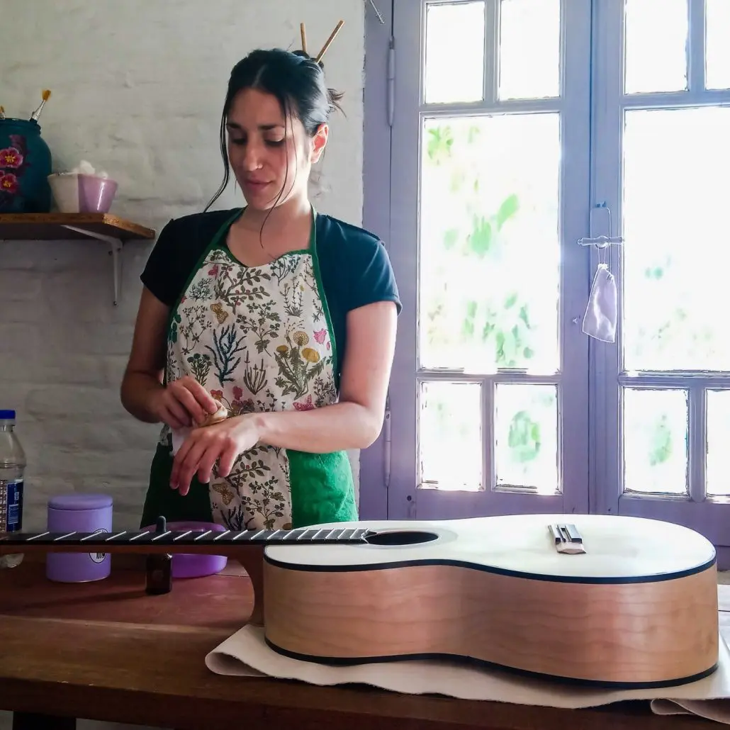 Juliana Hernandez Luthier
